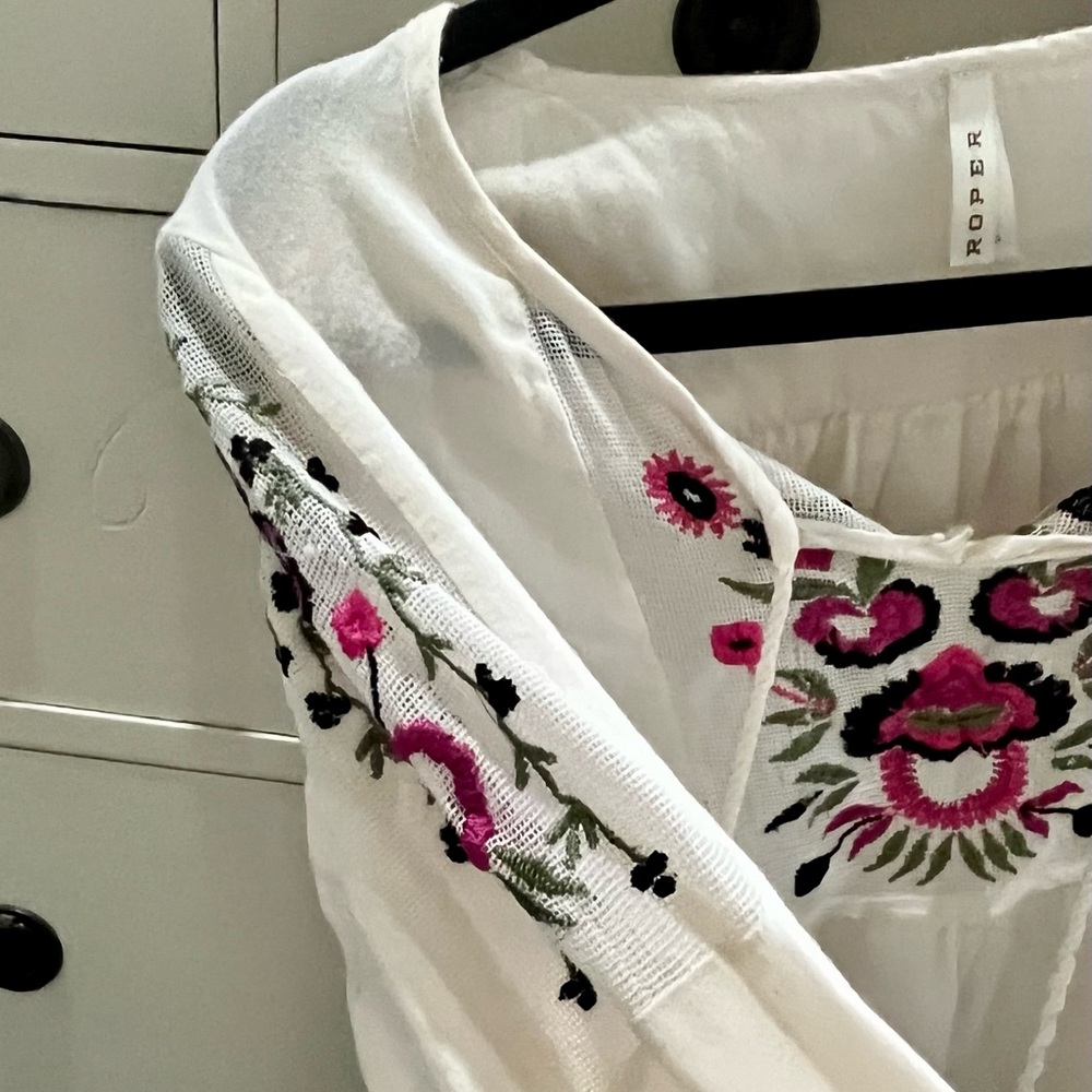 Boutique embroidered tunic. Size L